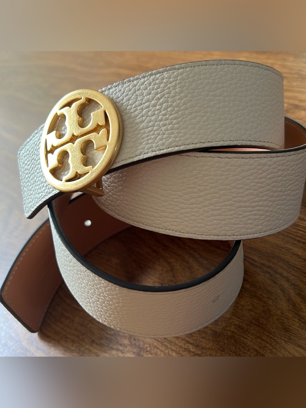 Tory Burch Women’s Cream Leather Reversible Vachetta GoldTone Logo Belt Size M - Picture 2 of 12